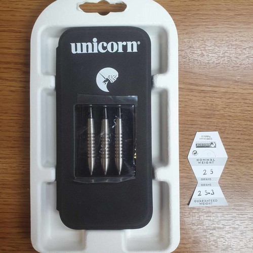 Unicorn John Lowe World Champion Steel Tip Darts new 25 grams