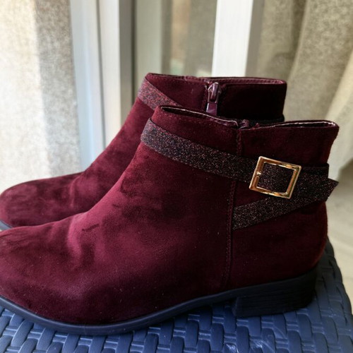 Suede ankle boots like new, size 37, lightweight and comfortable