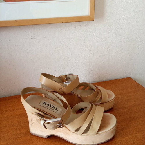 Ravel sandals used, leather straps and solid wood platform, size 38, beige