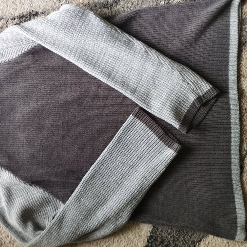 Combo's Knit Story men's sweater L gray like new