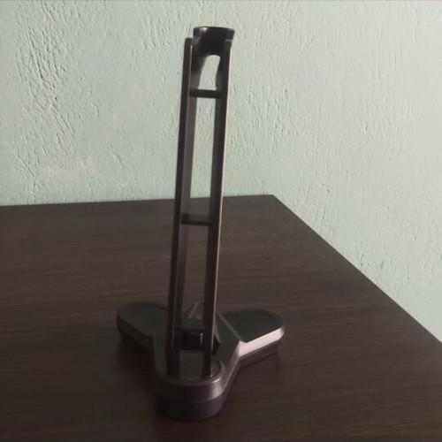 Havit headphone stand with red accents like new