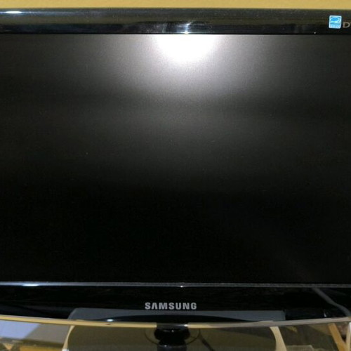 Samsung 19-inch TV with F&U decoder like new