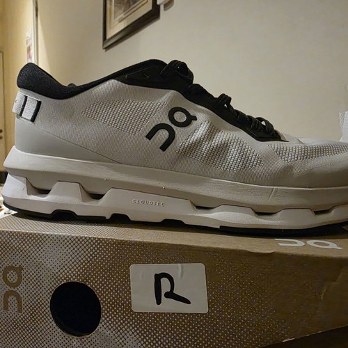On Cloudzone sneakers like new, size 42, black and white