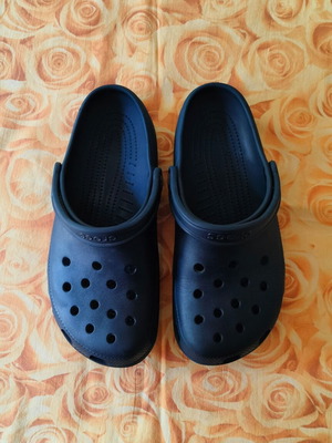 Crocs Classic Clog Navy size M8 W10 EU 41-42 like new