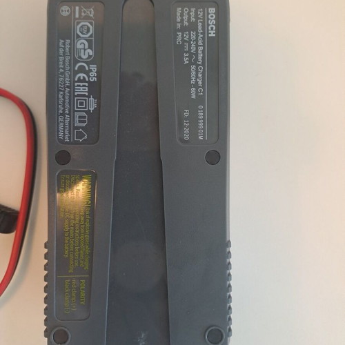 Bosch C1 12V Car Battery Charger like new