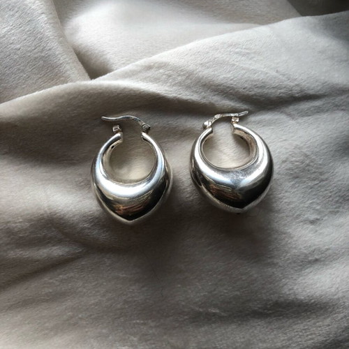 Silver 925 earrings like new with unusual hoop shape