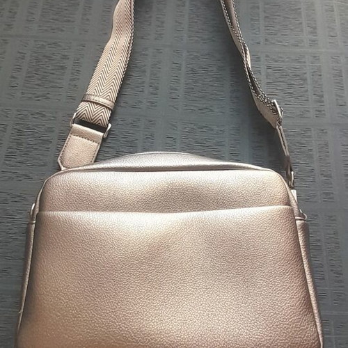 Women's crossbody bag silver, new, spacious and comfortable