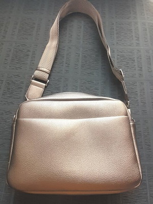 Women's crossbody bag silver, new, spacious and comfortable