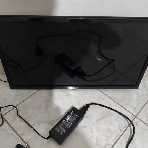 LG 22 inches TV used, no remote control, mobile remote compatible