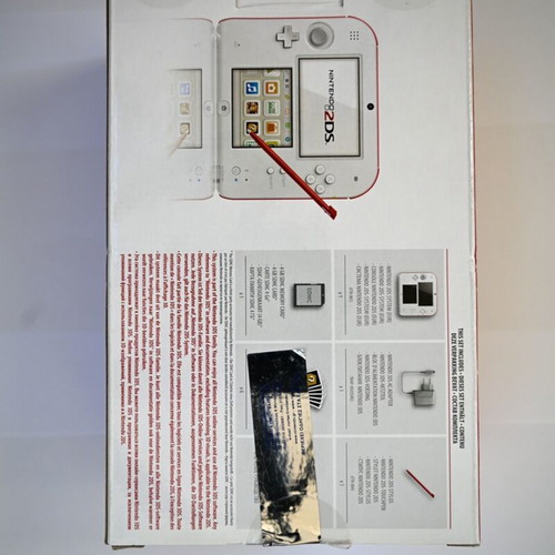 Nintendo 2DS White & Red Edition used, complete set