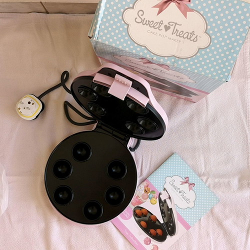 Cake Pop Maker new with adapter and recipe book