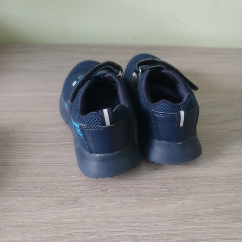 Athletic shoes like new, size 28, blue