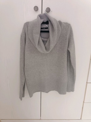 Grey sweater with large collar like new, size M