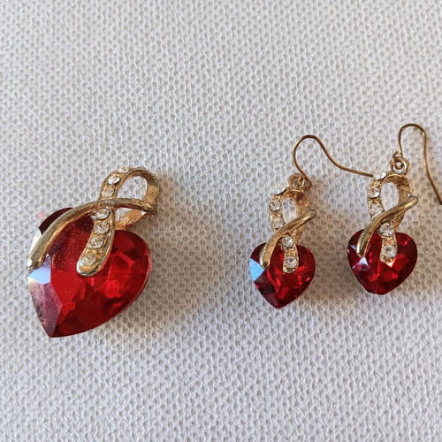 Jewelry set earrings and pendant shiny like new