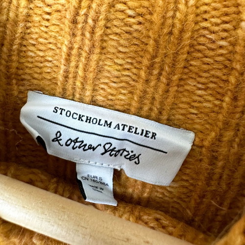 & Other Stories cableknit sweater used, orange, size S