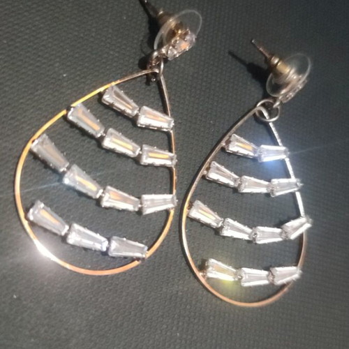Drop-shaped earrings new