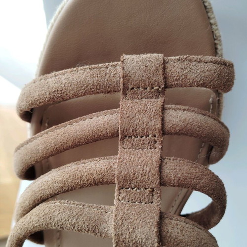 Σουεντ πλατφόρμες UGG Cressida μπεζ σαν καινούργιες, νούμερο 38