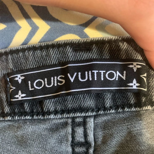 Louis Vuitton women's jeans new with belt and inner wallet grey