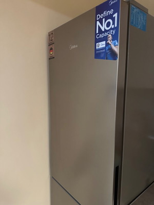 Midea Refrigerator Freezer 401L No Frost new
