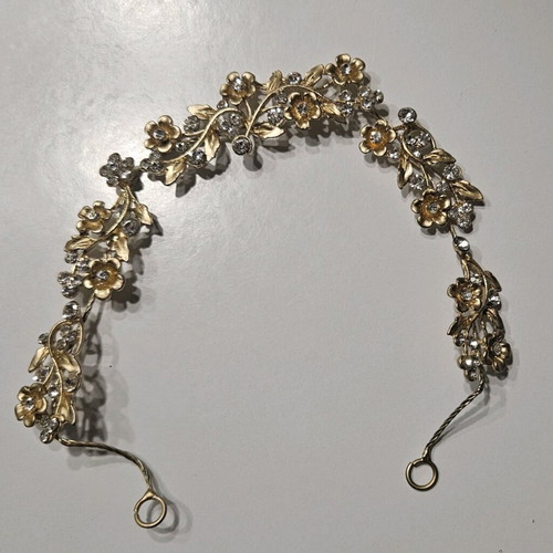 Hair accessory like new, ideal for wedding or baptism