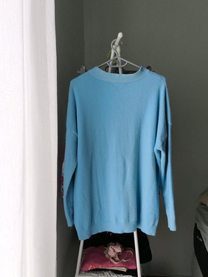 Karavan sweater like new, one size
