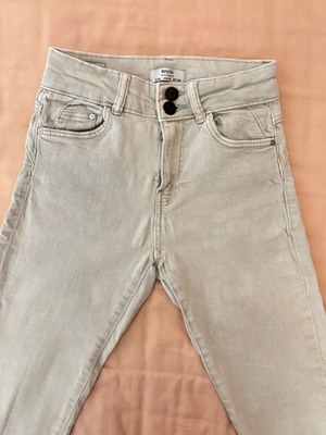 Bershka Skinny Jeans Size 34 Like New Grey
