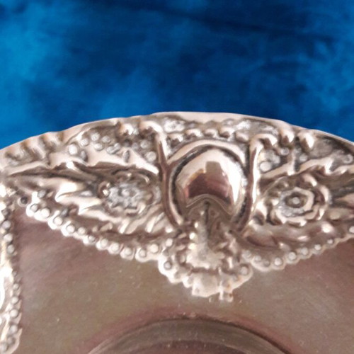 Silver-plated decorative plate used without damage