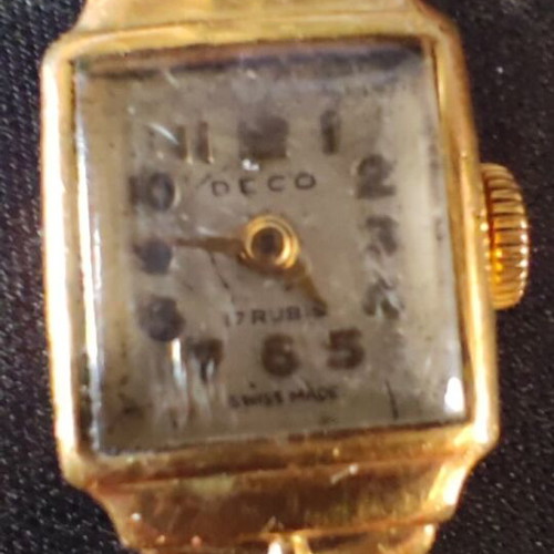 Vintage DECO wristwatch used with 17 rubies and gold-plated bracelet