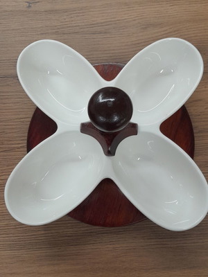 Porcelain 4-Section Appetizer Dish 26cm with Wooden Base