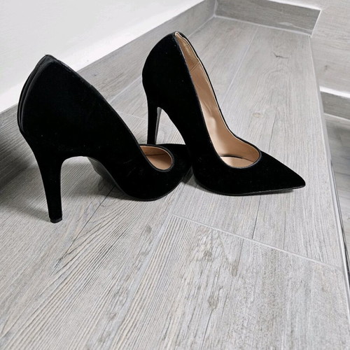 Giorgio Salustro suede pumps size 40 like new