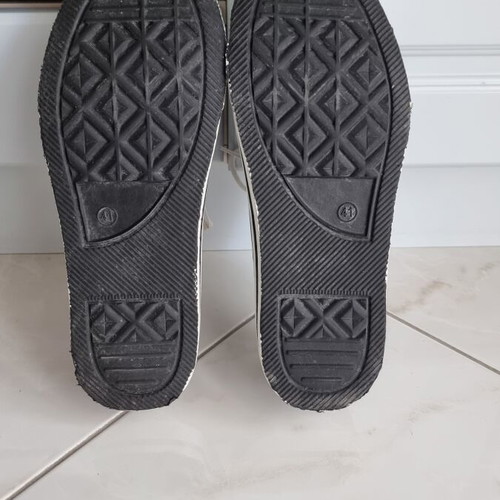 Beach shoes like new, unisex size 41, black and white