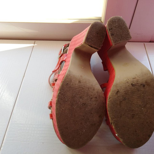 Red sandals size 40 used with 12 cm heel