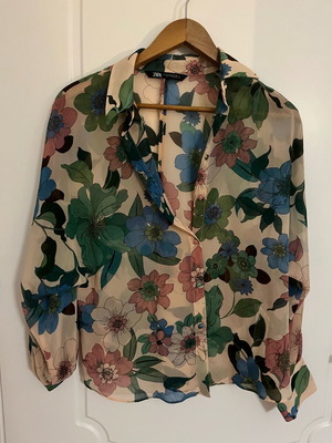 Sheer floral shirt Zara like new, size M, beige and blue