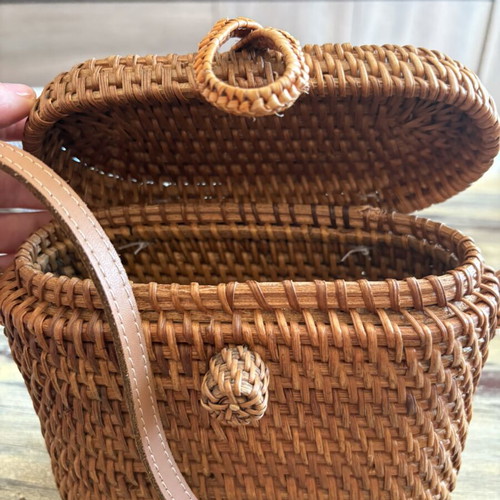 Small women's bag handmade from rattan, new, size 21/15
