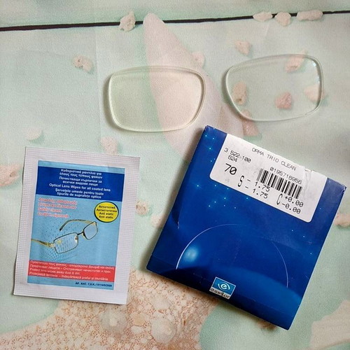 Essilor Orma Trio Clean S -1.75 eyeglass lenses like new