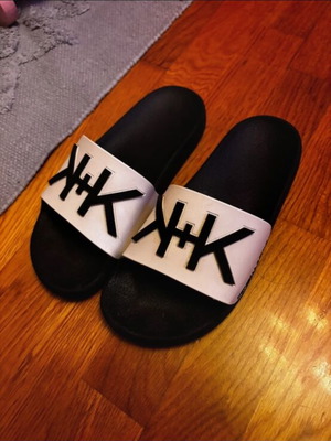 Kendall + Kylie sandals like new, white with black details, size 38