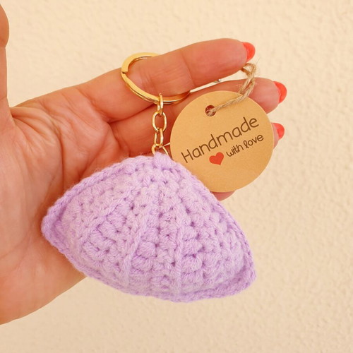 Shell keychain lilac knitted handmade, new