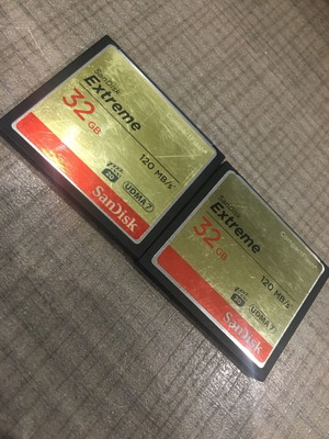 Sandisk Extreme CF32 like new, pack of 2