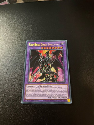 Red Eyes Dark Dragoon card in excellent condition
