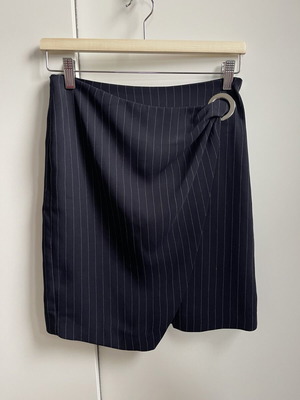 Mango mini skirt like new, navy blue with white stripe, size 34