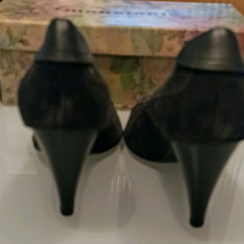 Moustakis Pumps Size 41 New Gray Suede Leather