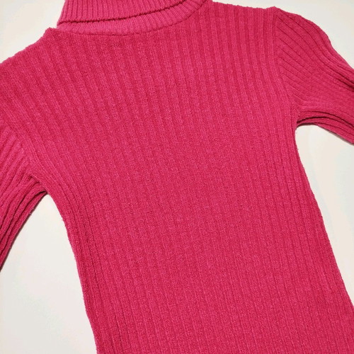 Fuchsia turtleneck sweater like new, size S