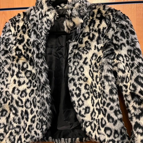 Fur jacket youth size like new, multicolor