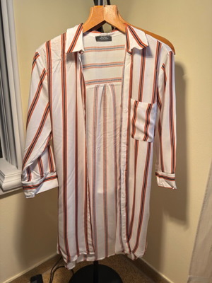 Bershka long shirt like new, with belt, white and blue, size L