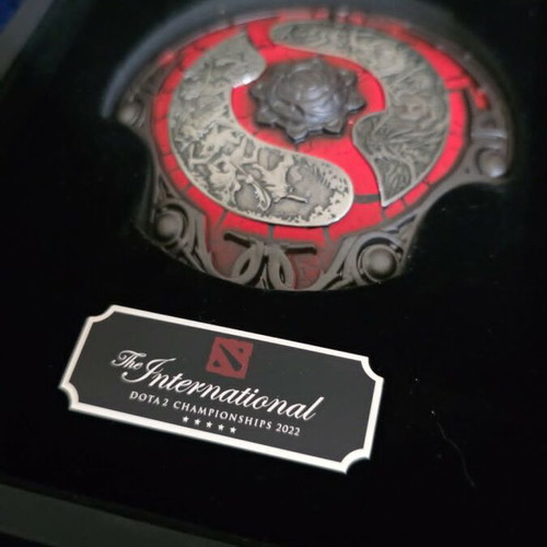Dota 2 The International 2022 Collector’s Aegis of Champions like new