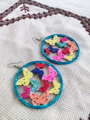 Σκουλαρίκια ξύλινα καλοκαιρινά με πεταλούδες κατόπιν παραγγελίας