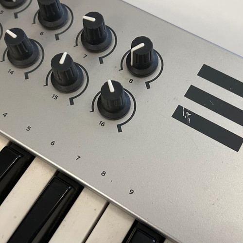 Midi Keyboard E-MU Xboard 49 like new