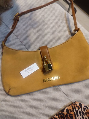 Jacquemus Le Bisou Cadenas τσάντα ώμου καινούργια κίτρινη σουέντ
