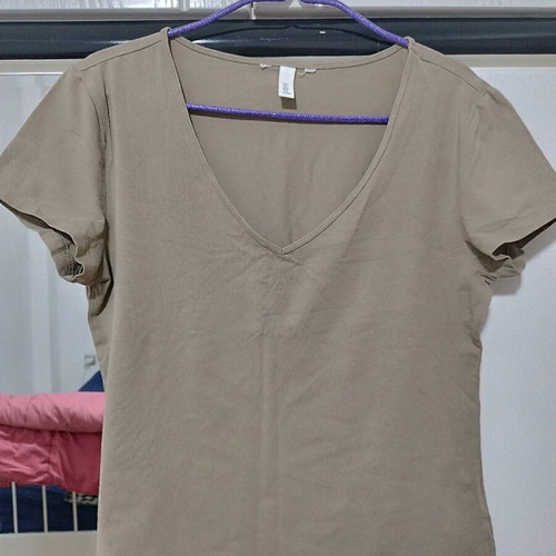 H&M beige short-sleeve blouse like new