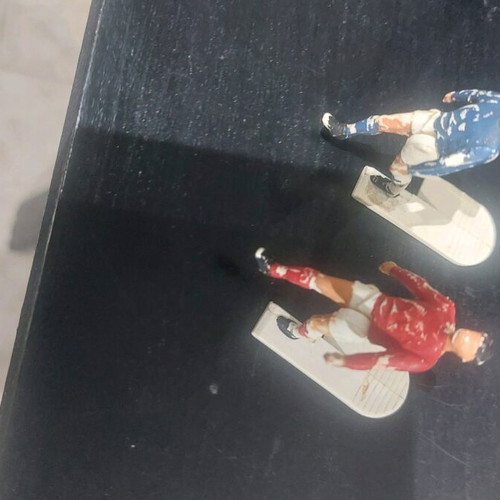 Subbuteo two used corner players
